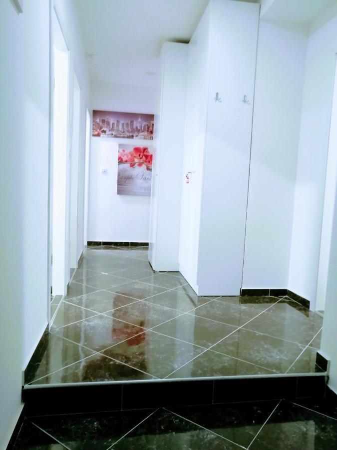Zpula Center Apartment Pula