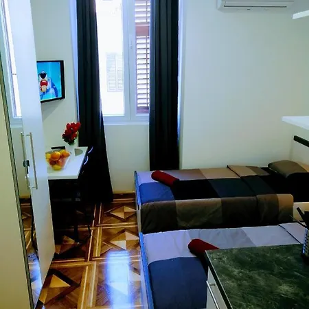 Zpula Center Studio Apartments Exterior photo