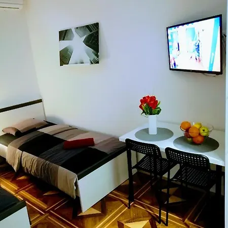Zpula Center Studio Apartments Exterior photo